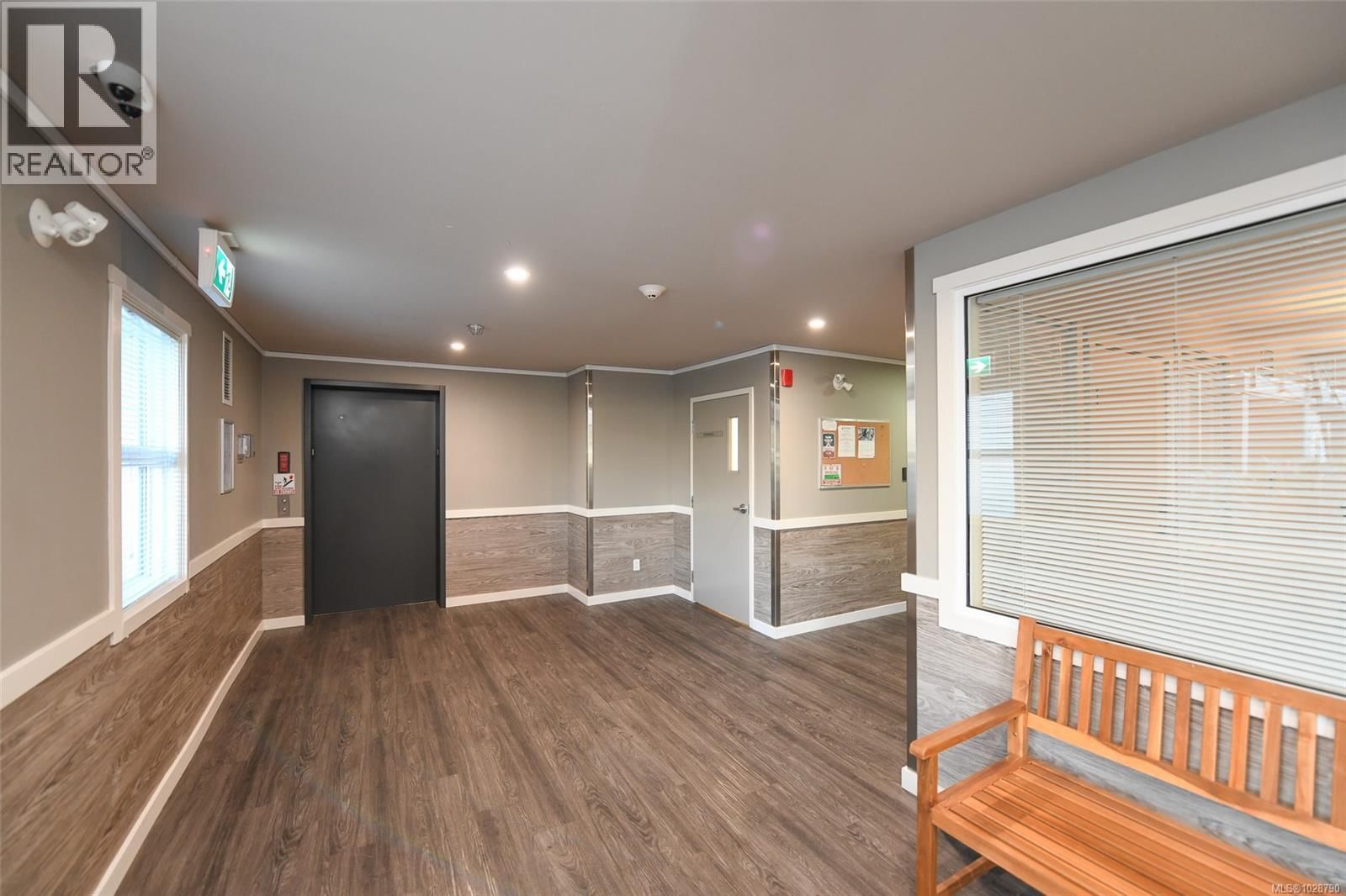 110 - 1944 RIVERSIDE LANE Image 22