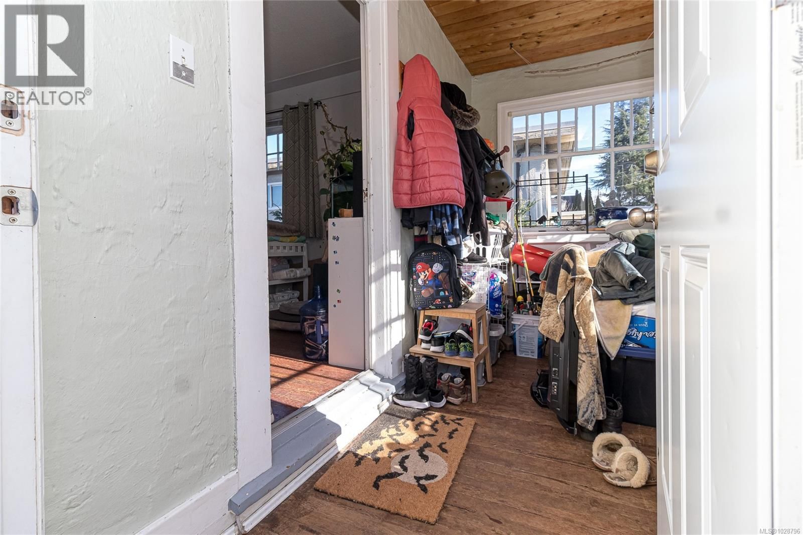 176 Regina Avenue property photo