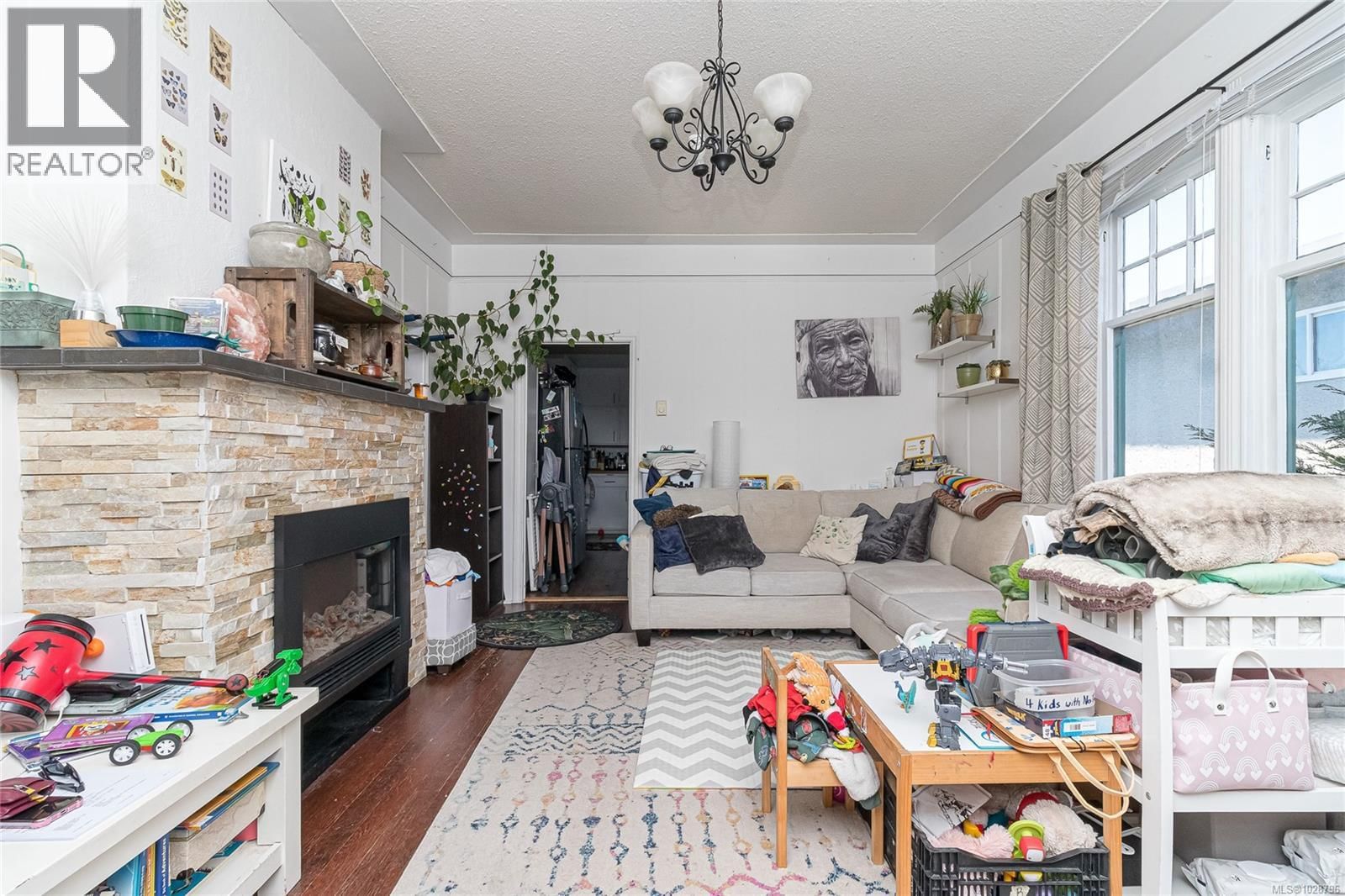 176 Regina Avenue property photo