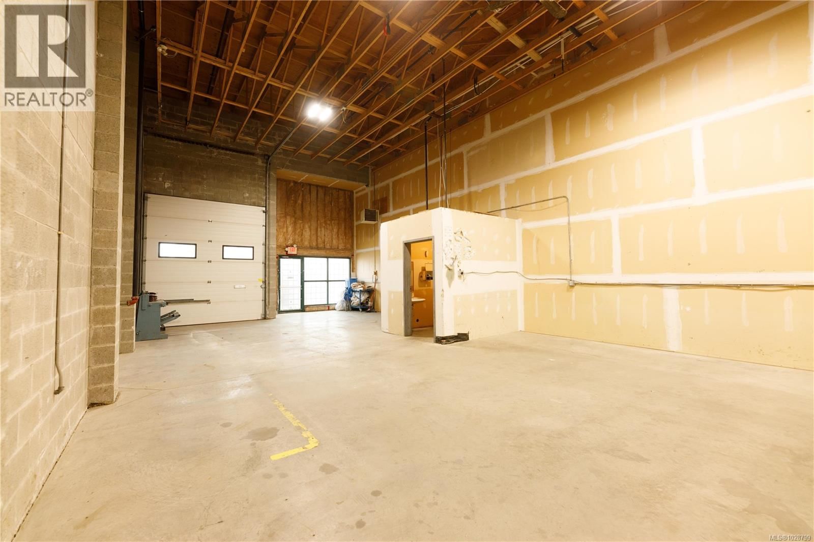 6 2535 McCullough Road property photo