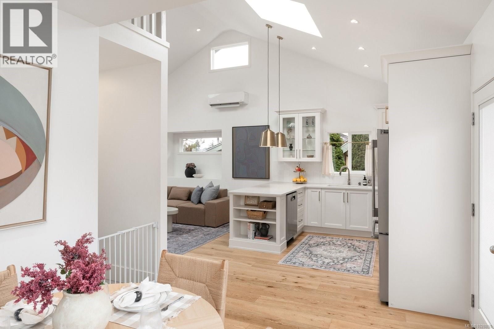 24 LOTUS STREET Image 15