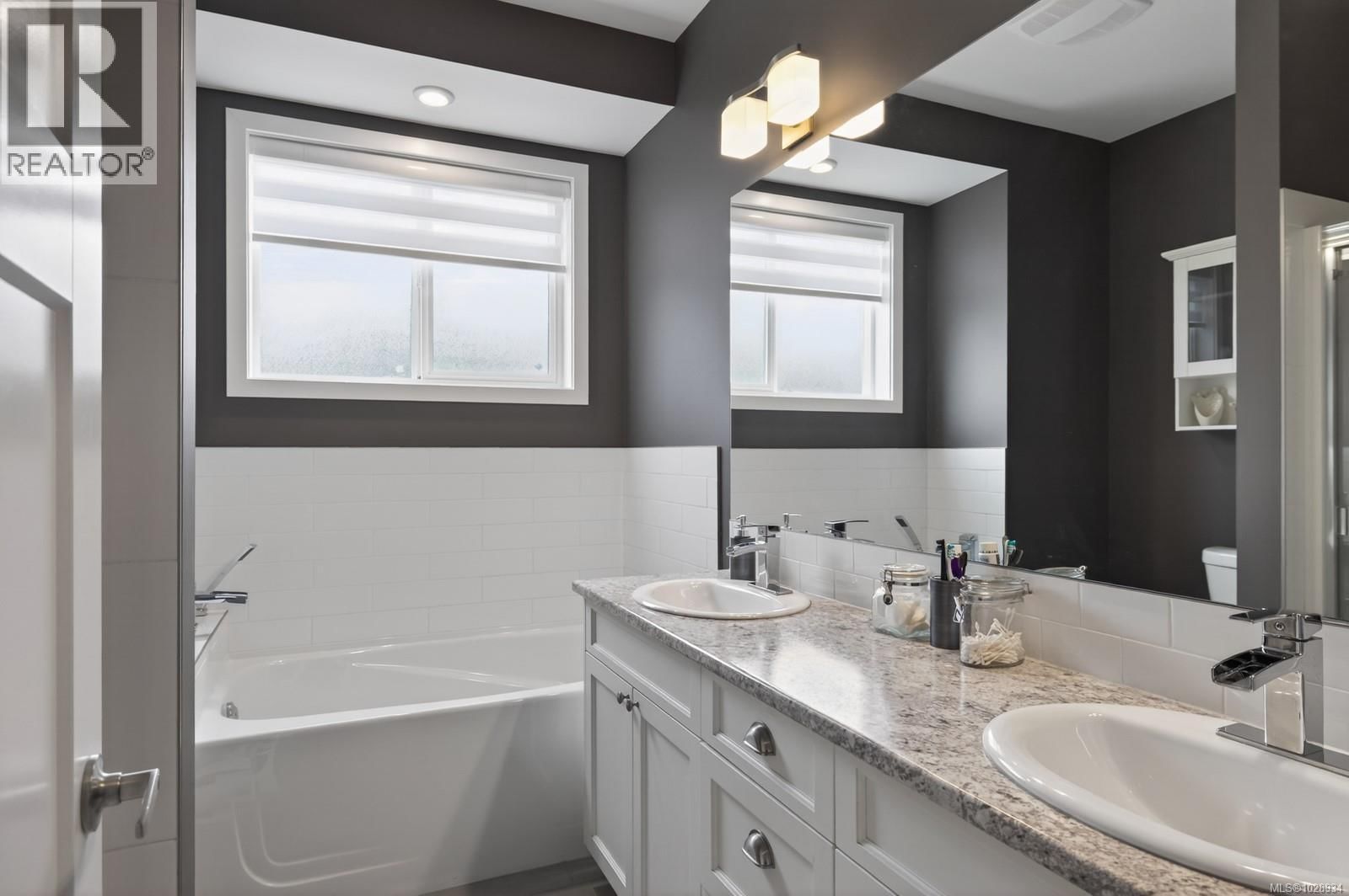 94 BEECH CRESCENT Image 33