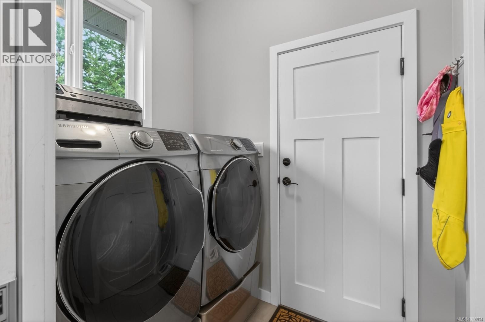 94 BEECH CRESCENT Image 41