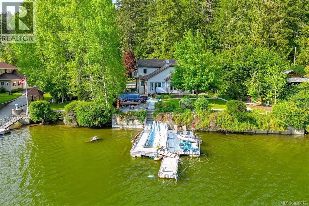 4712 Shell Beach Road property photo