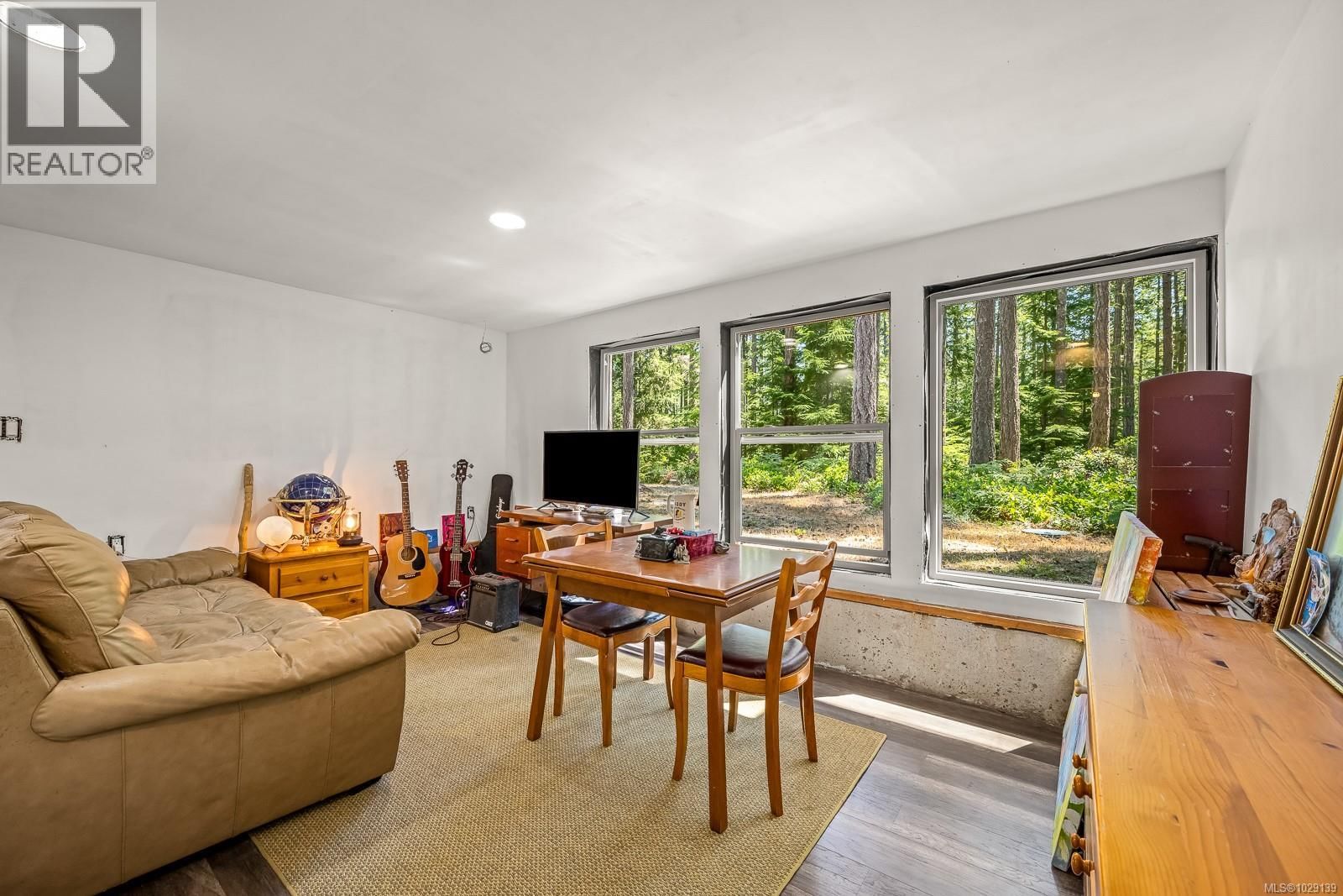 924 SISKIN LANE Image 24