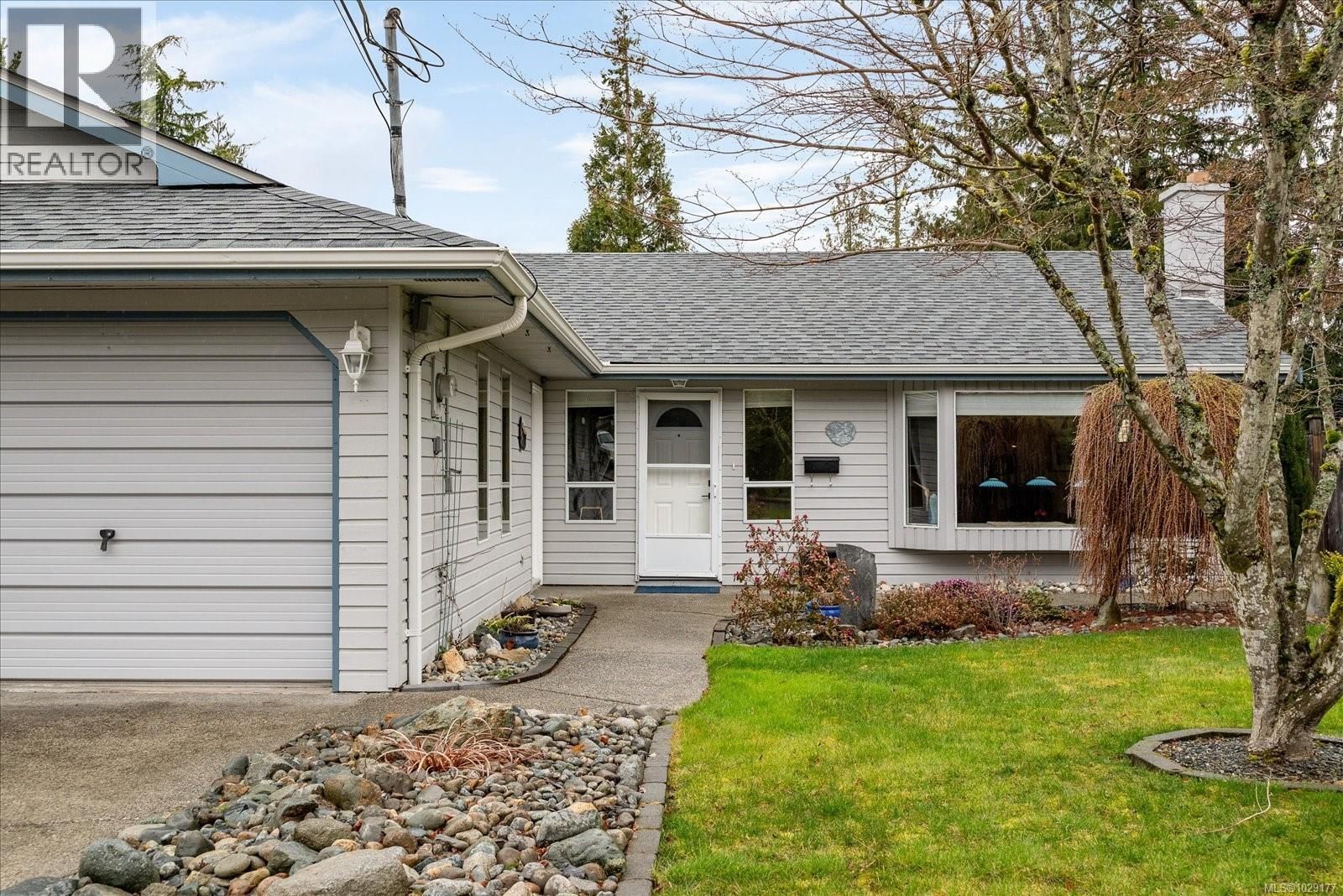 492 Aquila Place property photo