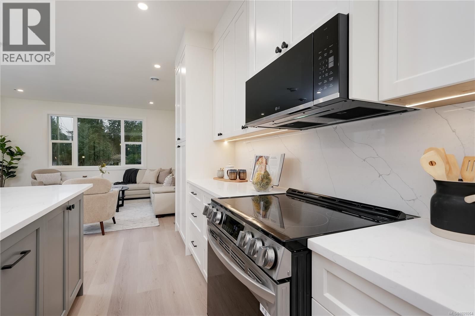 105 - 960 JENKINS AVENUE Image 11