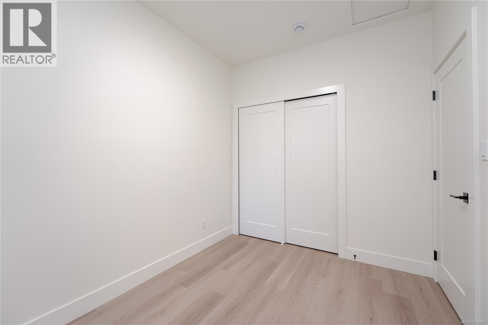 105 - 960 JENKINS AVENUE Image 16