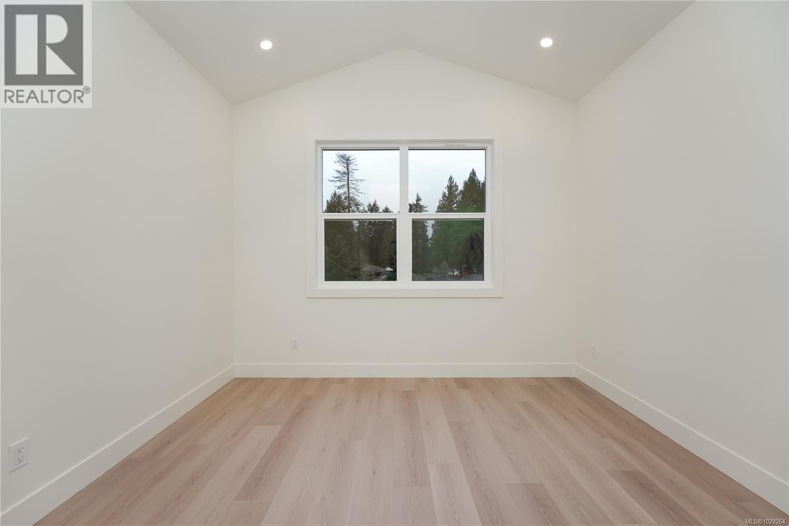 105 - 960 JENKINS AVENUE Image 19