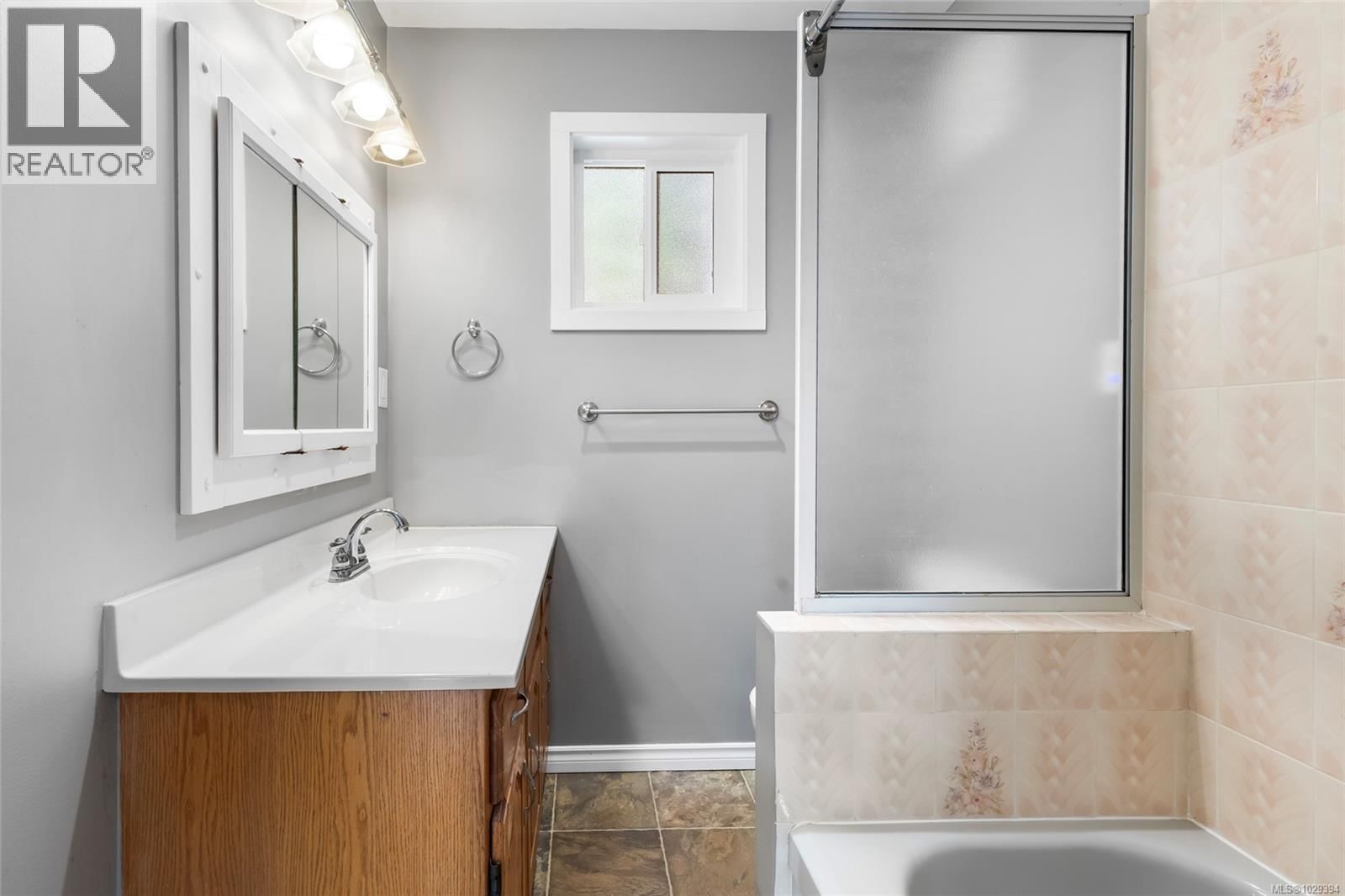 852 WALFRED ROAD Image 20