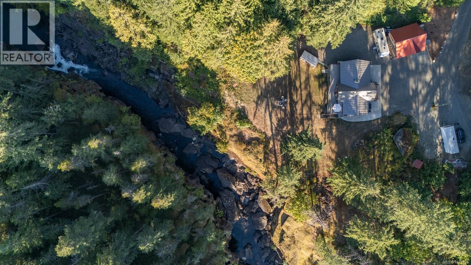 995 Nanaimo River Road property photo