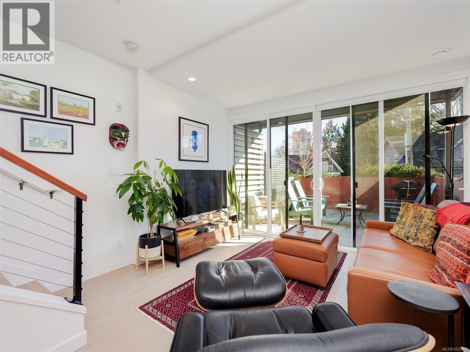 203 - 430 PARRY STREET Image 3