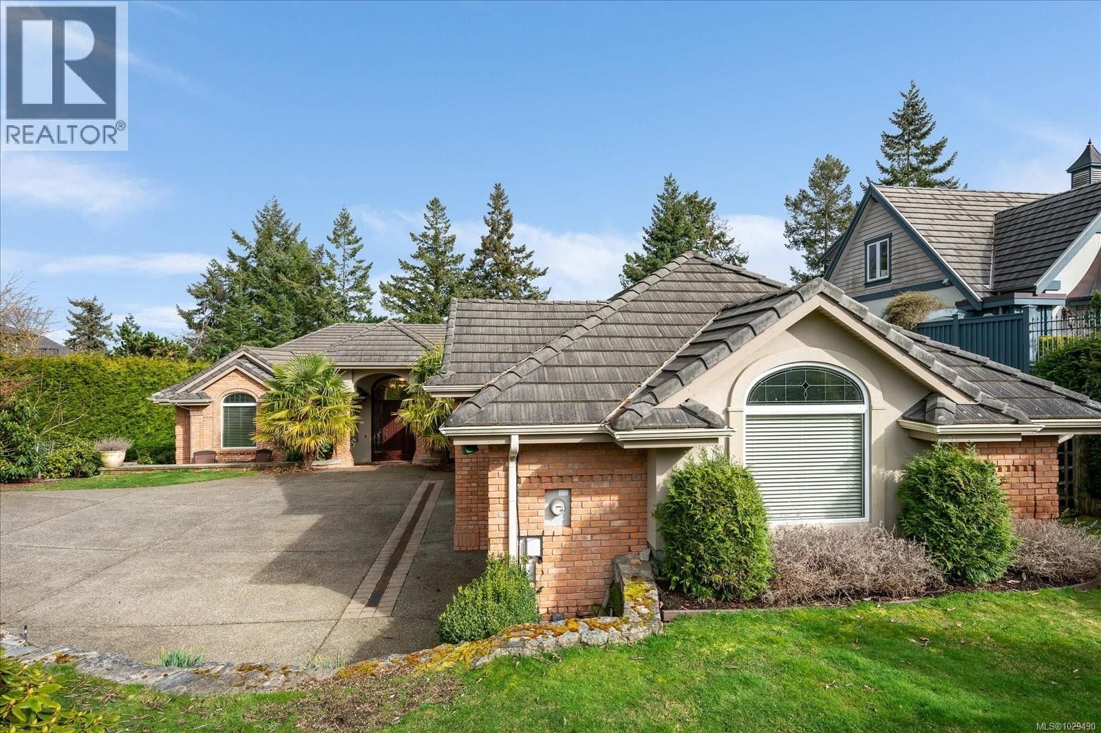 2450 Ainsley Place property photo