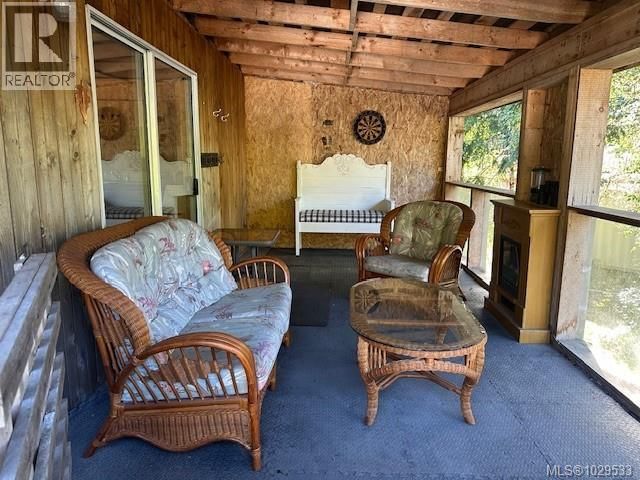 3 8290 Sa-seen-os Road property photo