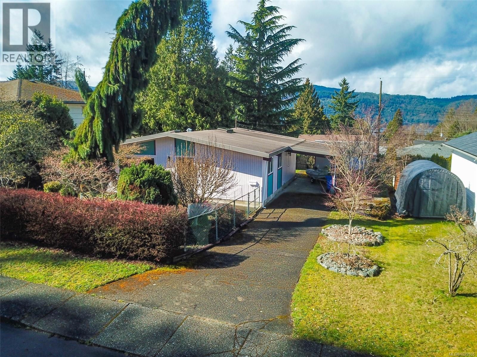 2552 14TH AVENUE Image 1