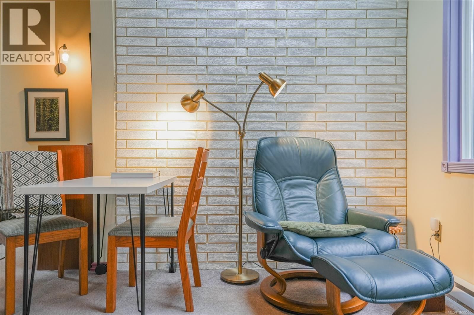 2552 14TH AVENUE Image 13