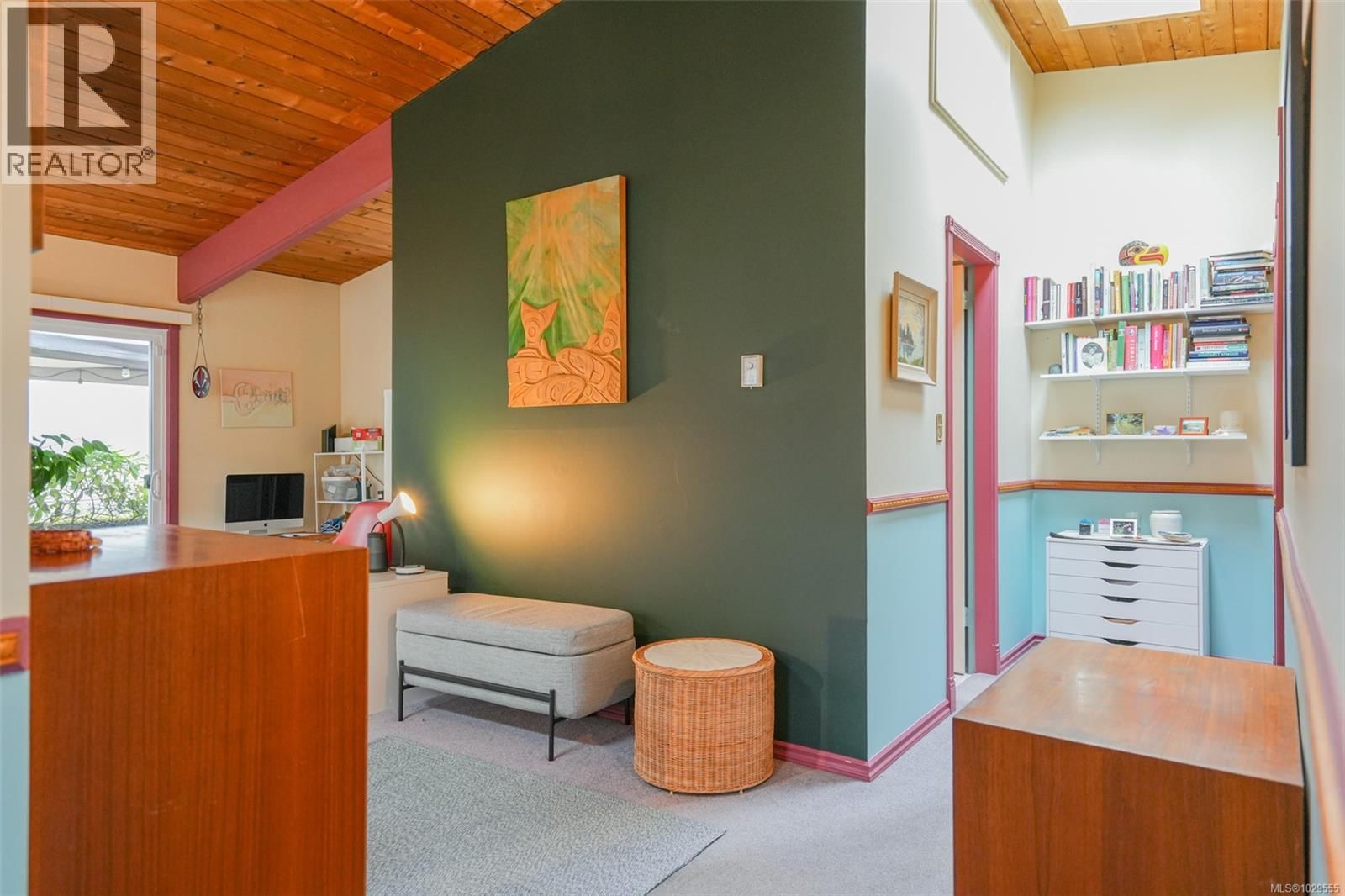 2552 14TH AVENUE Image 16