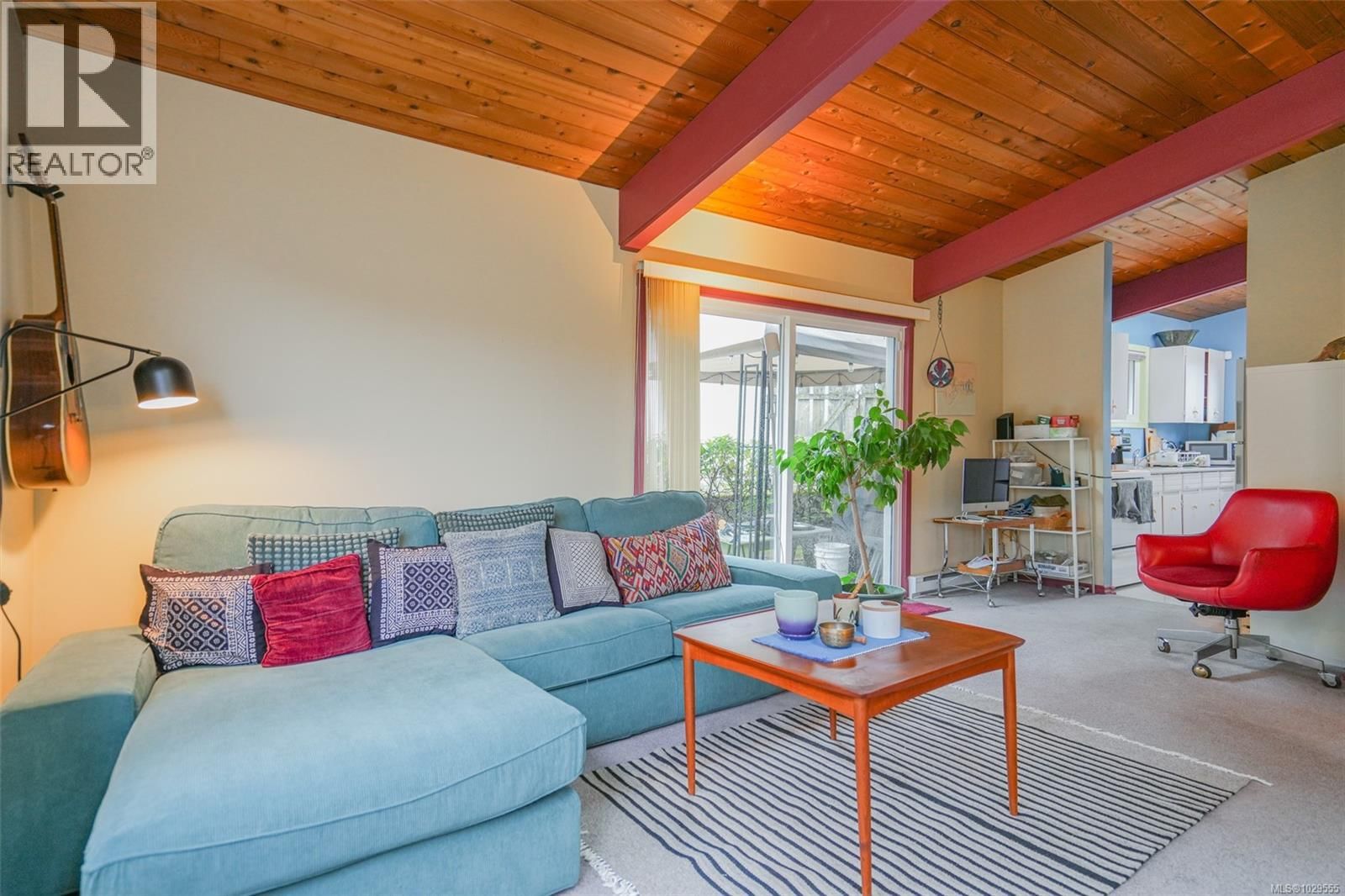 2552 14TH AVENUE Image 18