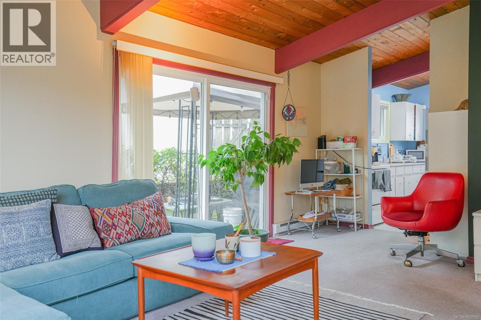 2552 14TH AVENUE Image 19