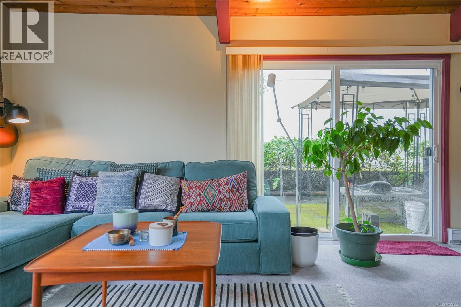 2552 14TH AVENUE Image 21