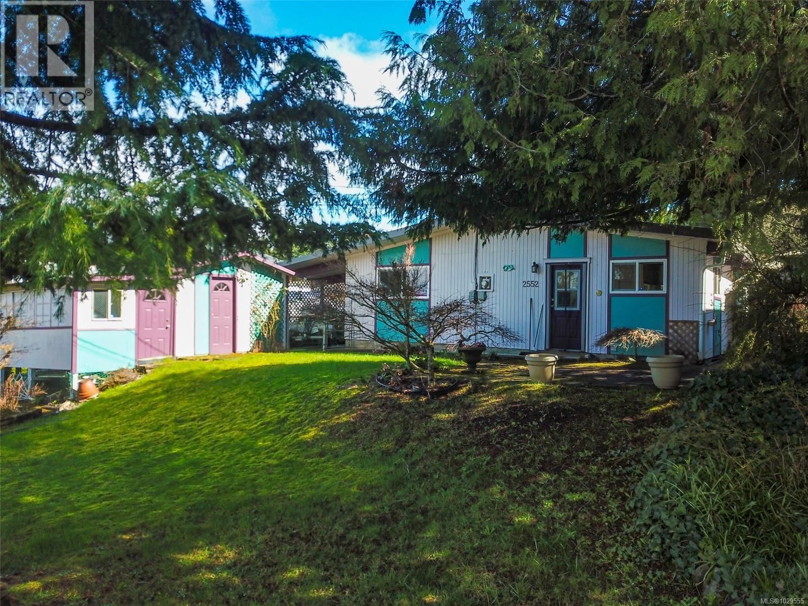 2552 14TH AVENUE Image 37