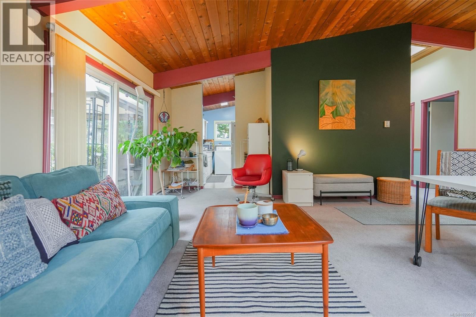 2552 14TH AVENUE Image 4