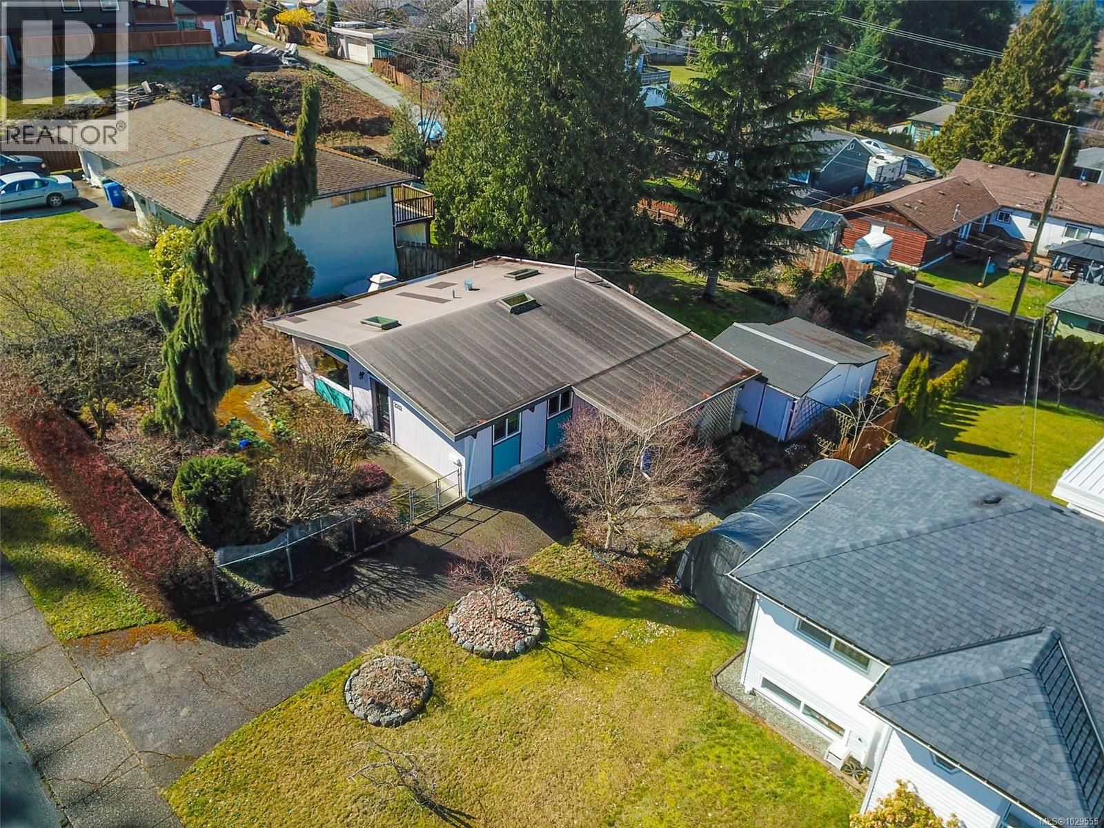 2552 14TH AVENUE Image 40