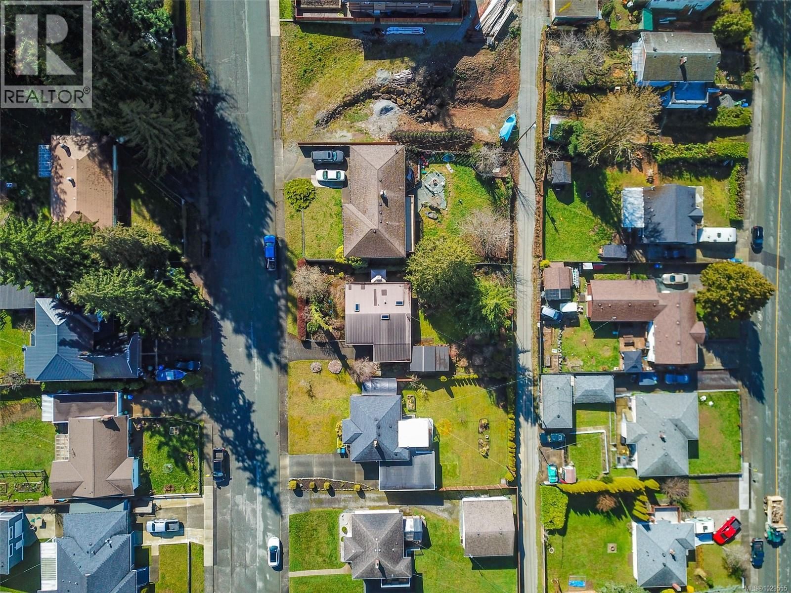 2552 14TH AVENUE Image 42