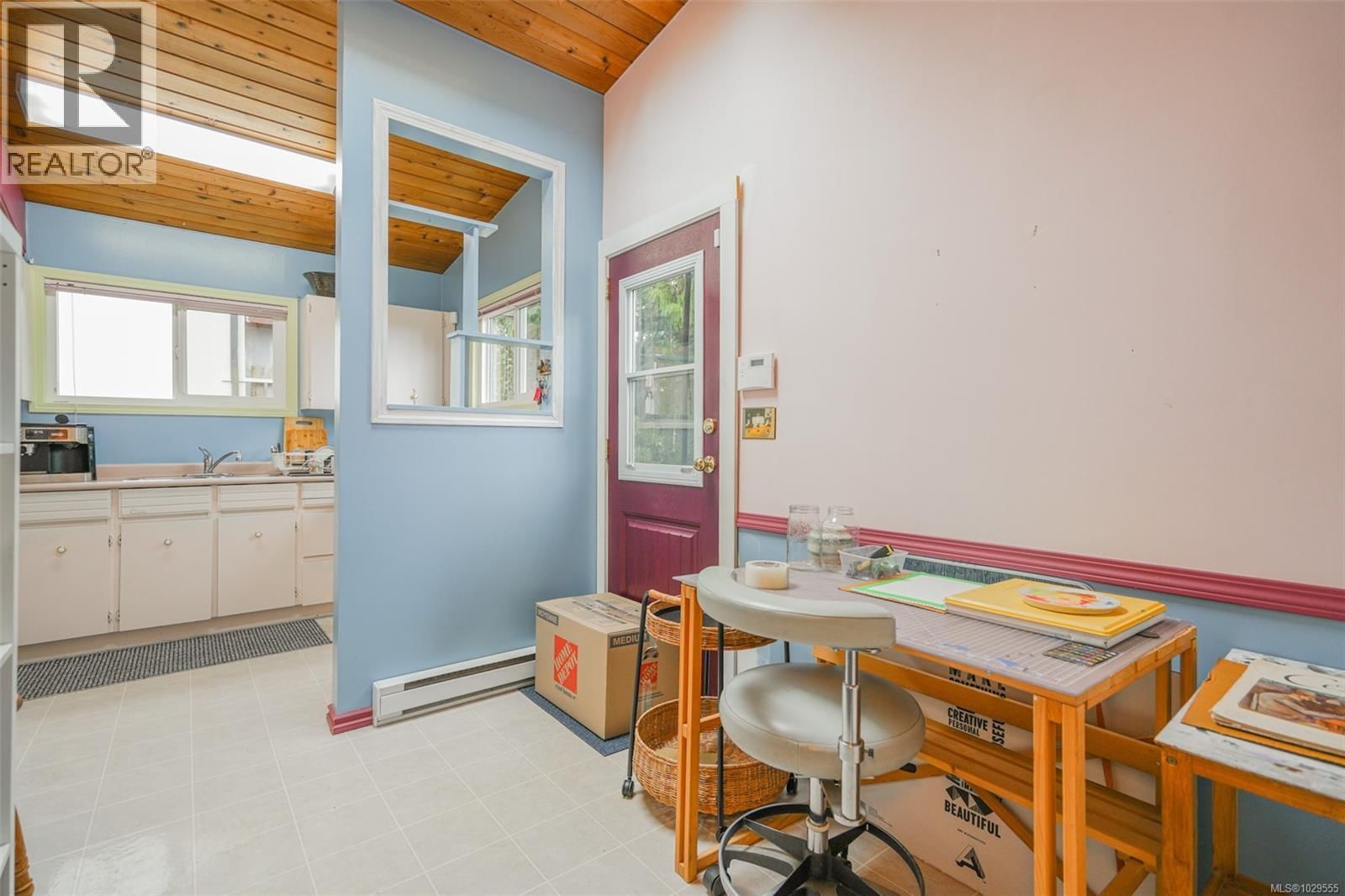 2552 14TH AVENUE Image 7