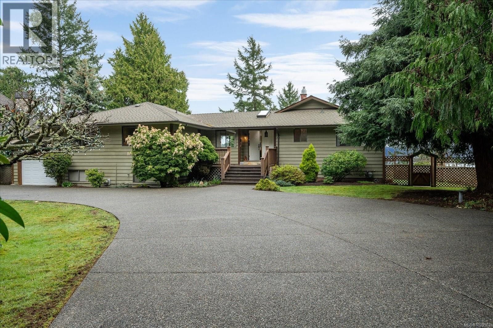 631 Sanderson Road property photo