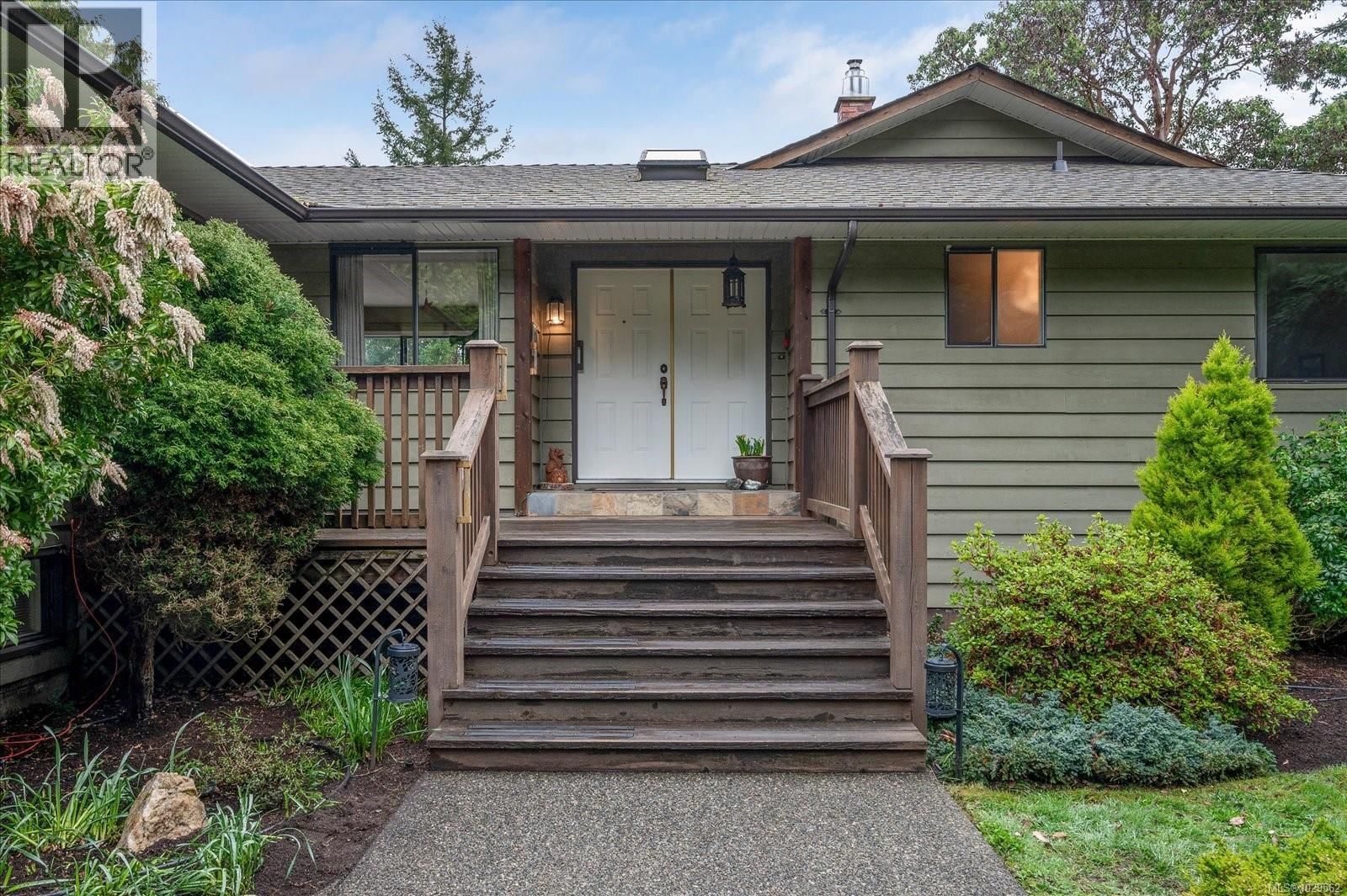 631 Sanderson Road property photo