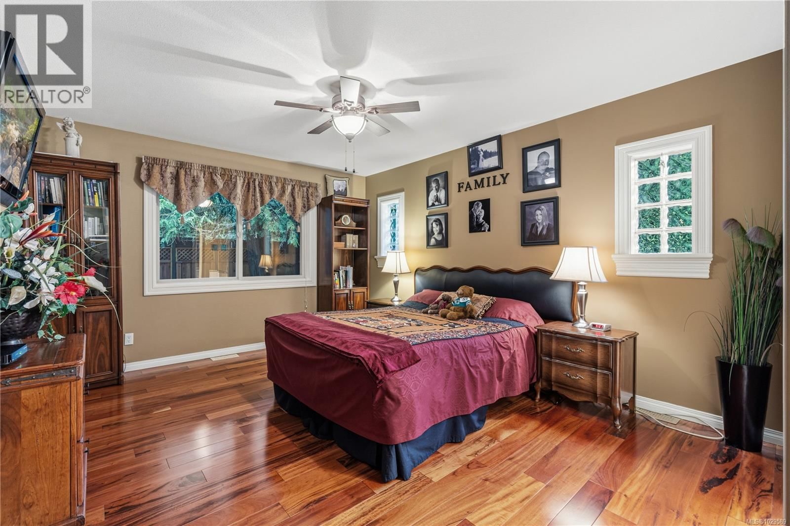 564 Hazelwood Place property photo