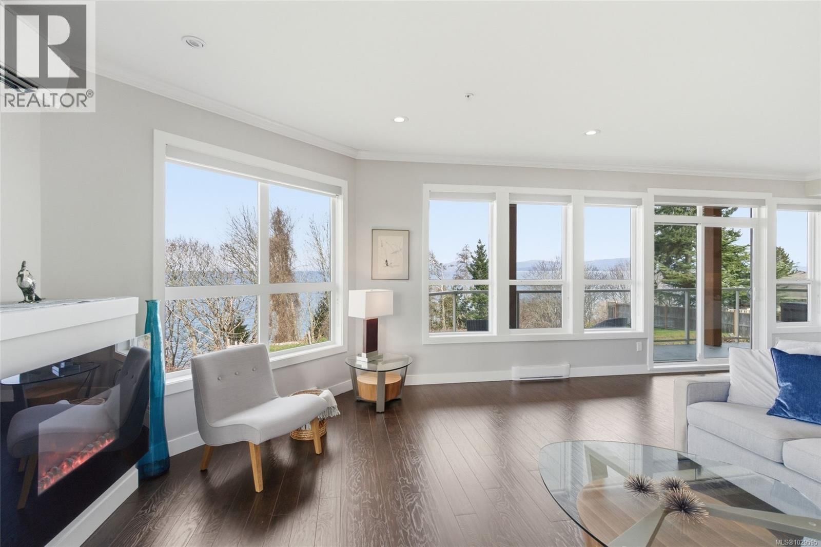 204 439 College Road property photo