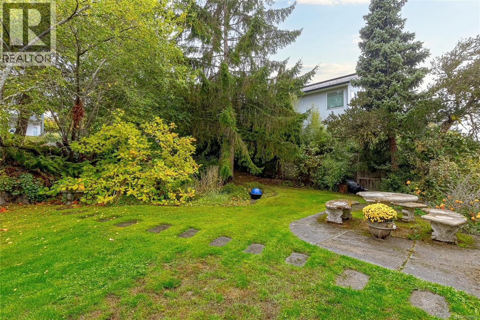 1178 RHODA LANE Image 10