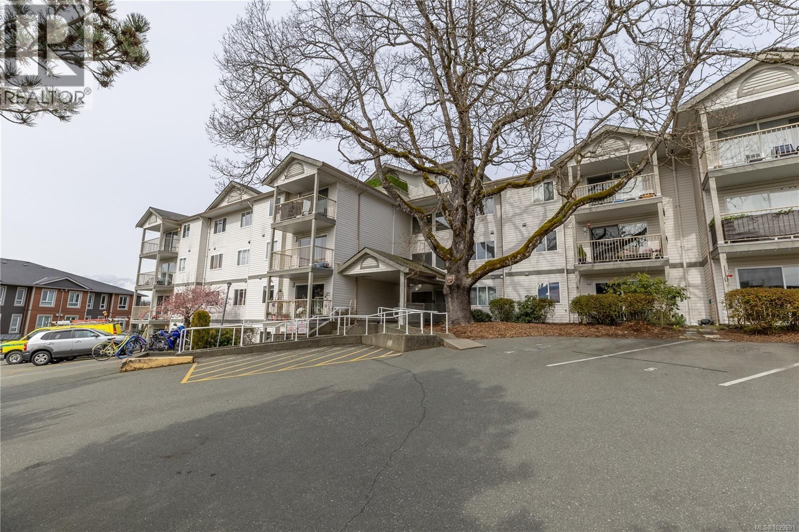 401 - 840 BRAIDWOOD ROAD Image 17