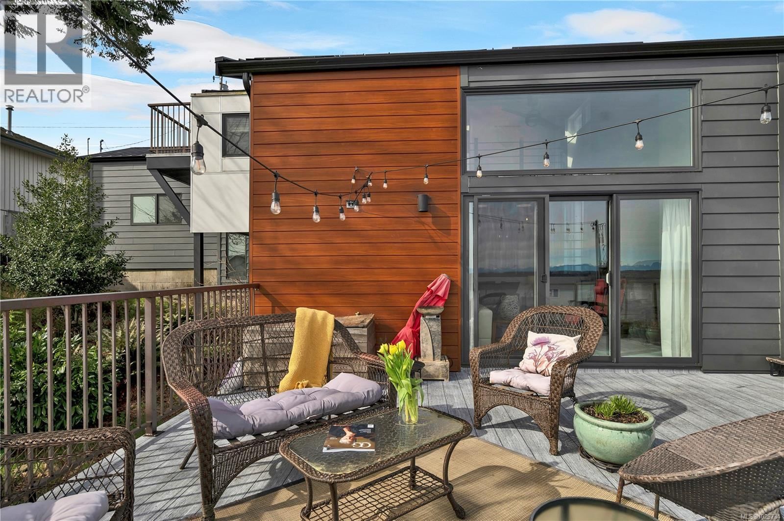 241 ALDER STREET SOUTH Image 61