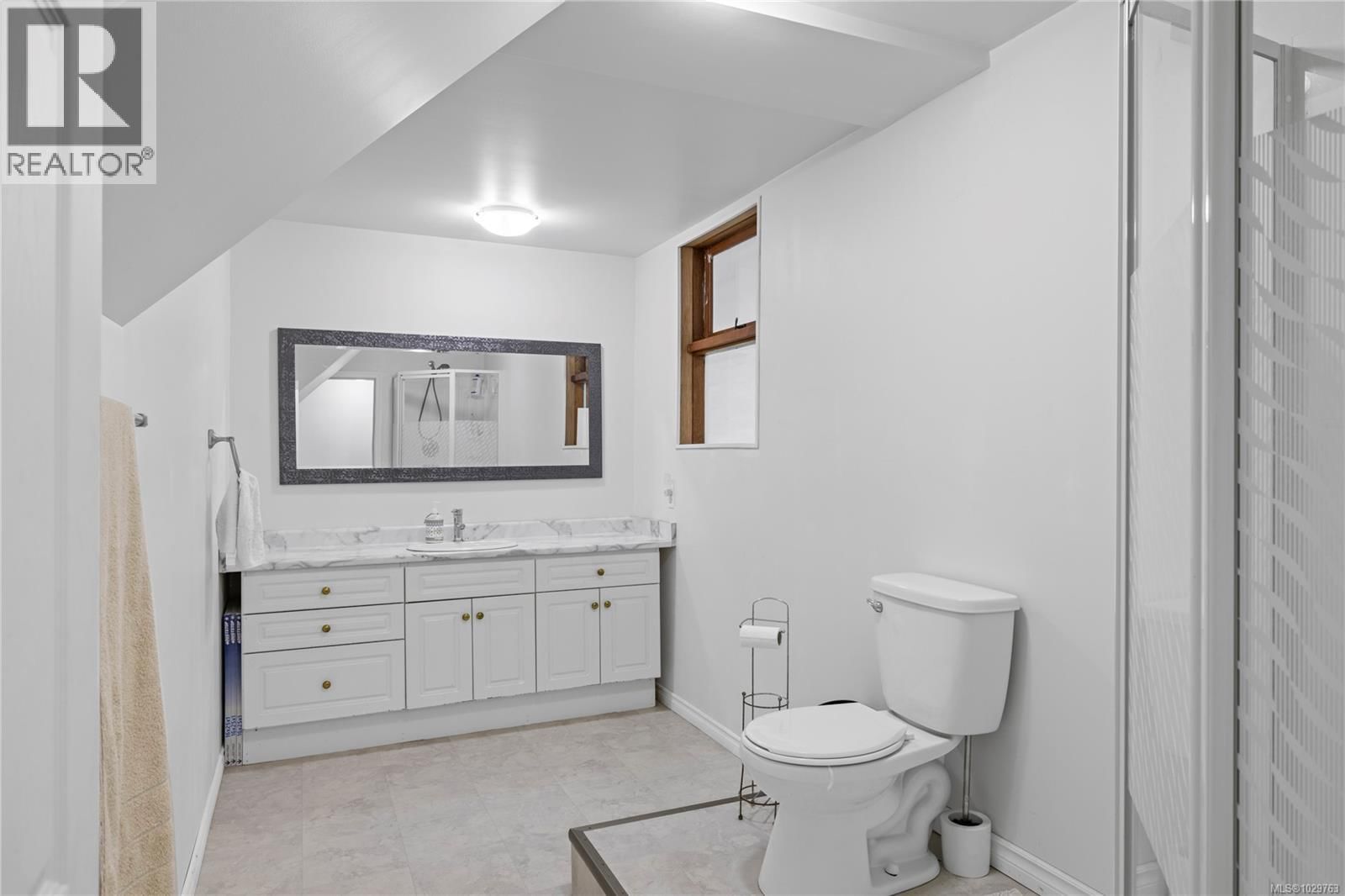 1968 ESTEVAN ROAD Image 27