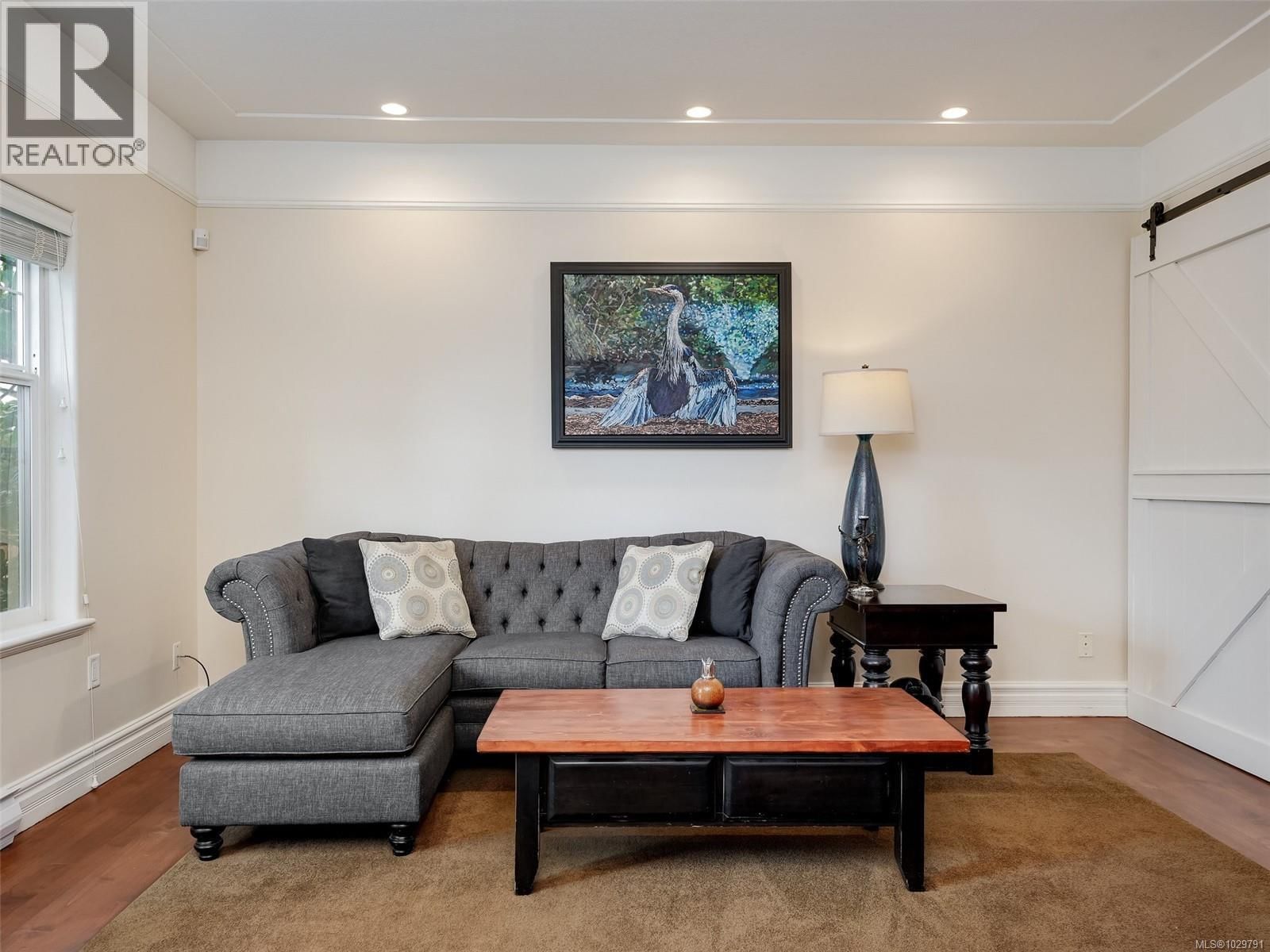 3 - 445 ADMIRALS ROAD Image 2