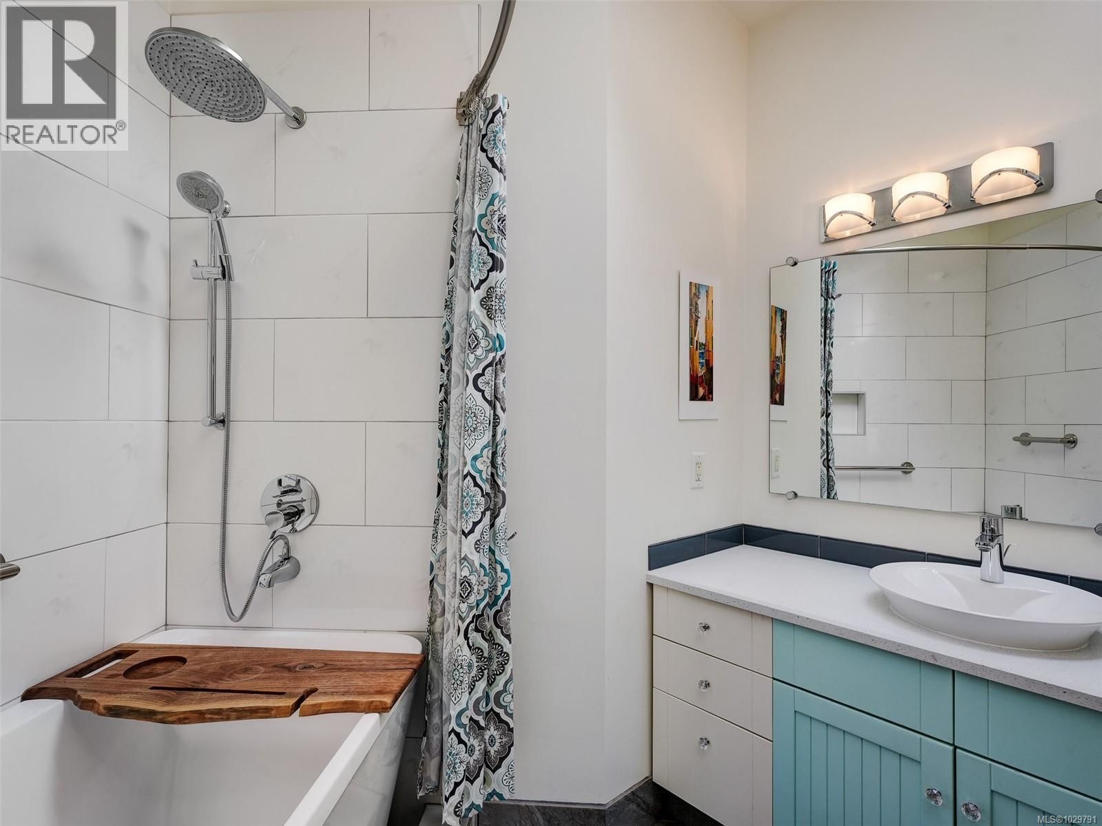 3 - 445 ADMIRALS ROAD Image 21