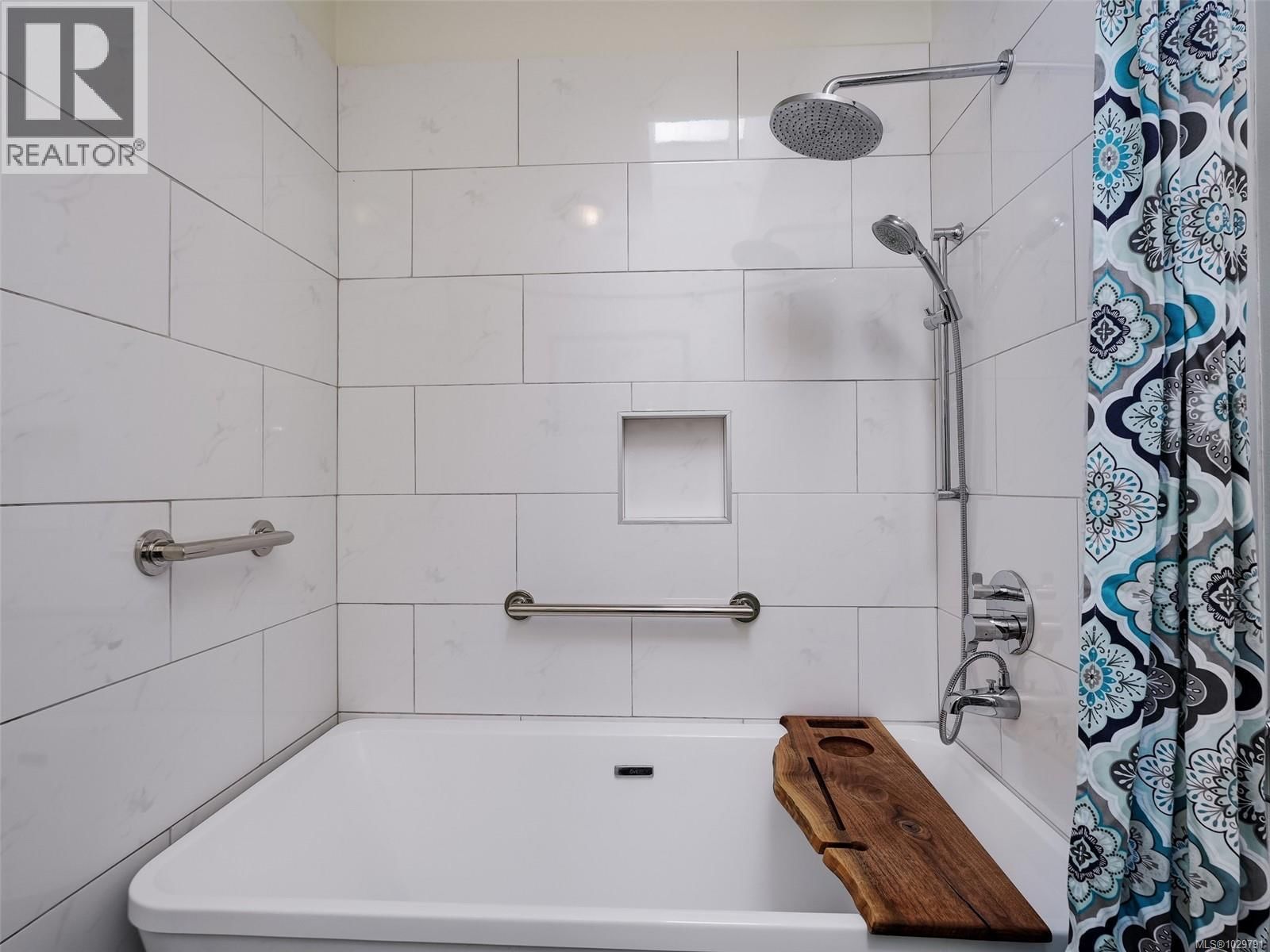 3 - 445 ADMIRALS ROAD Image 22