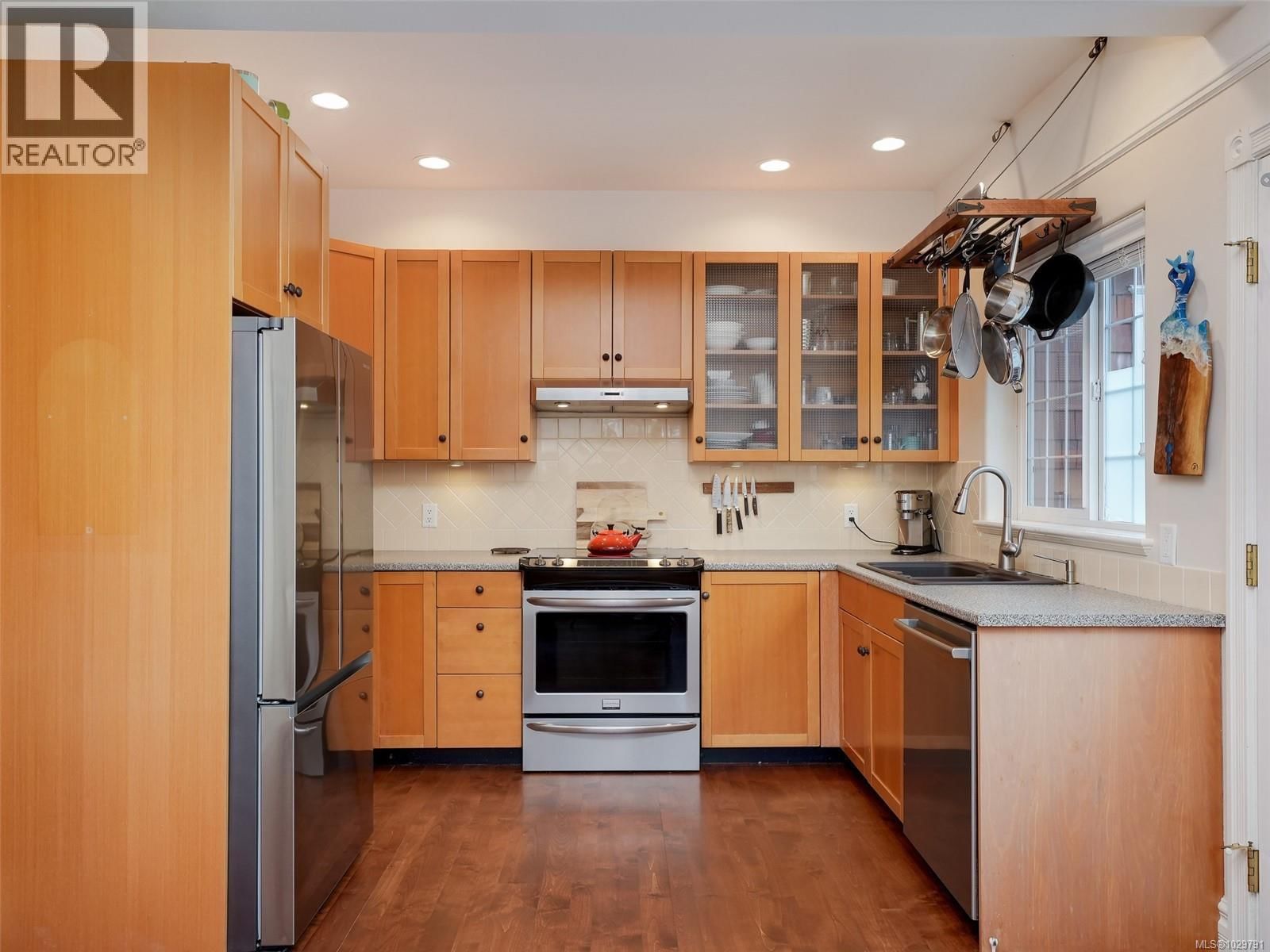 3 - 445 ADMIRALS ROAD Image 8