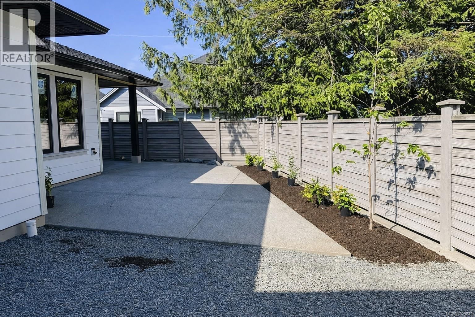 3 865 Grumman Place property photo