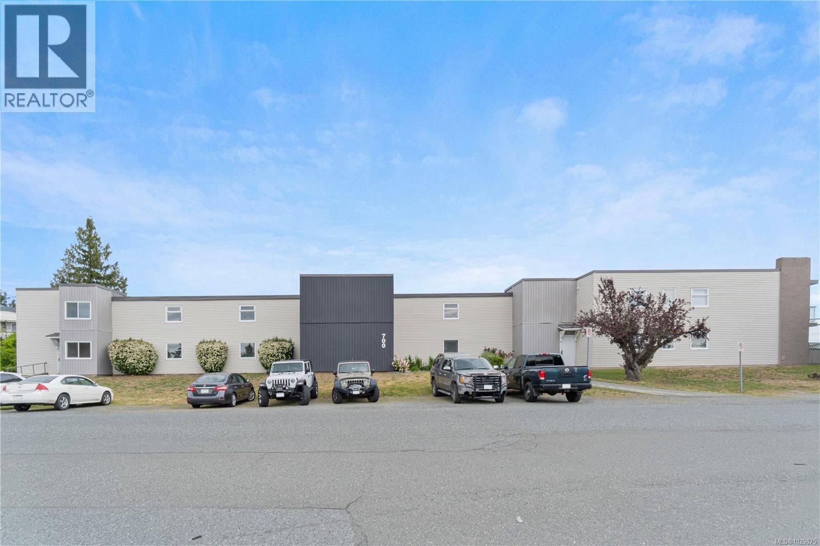 700 Poplar Street property photo