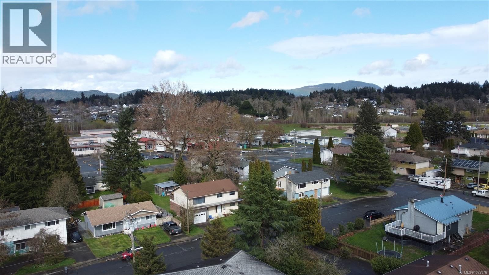 103 2425 Lewis Street property photo