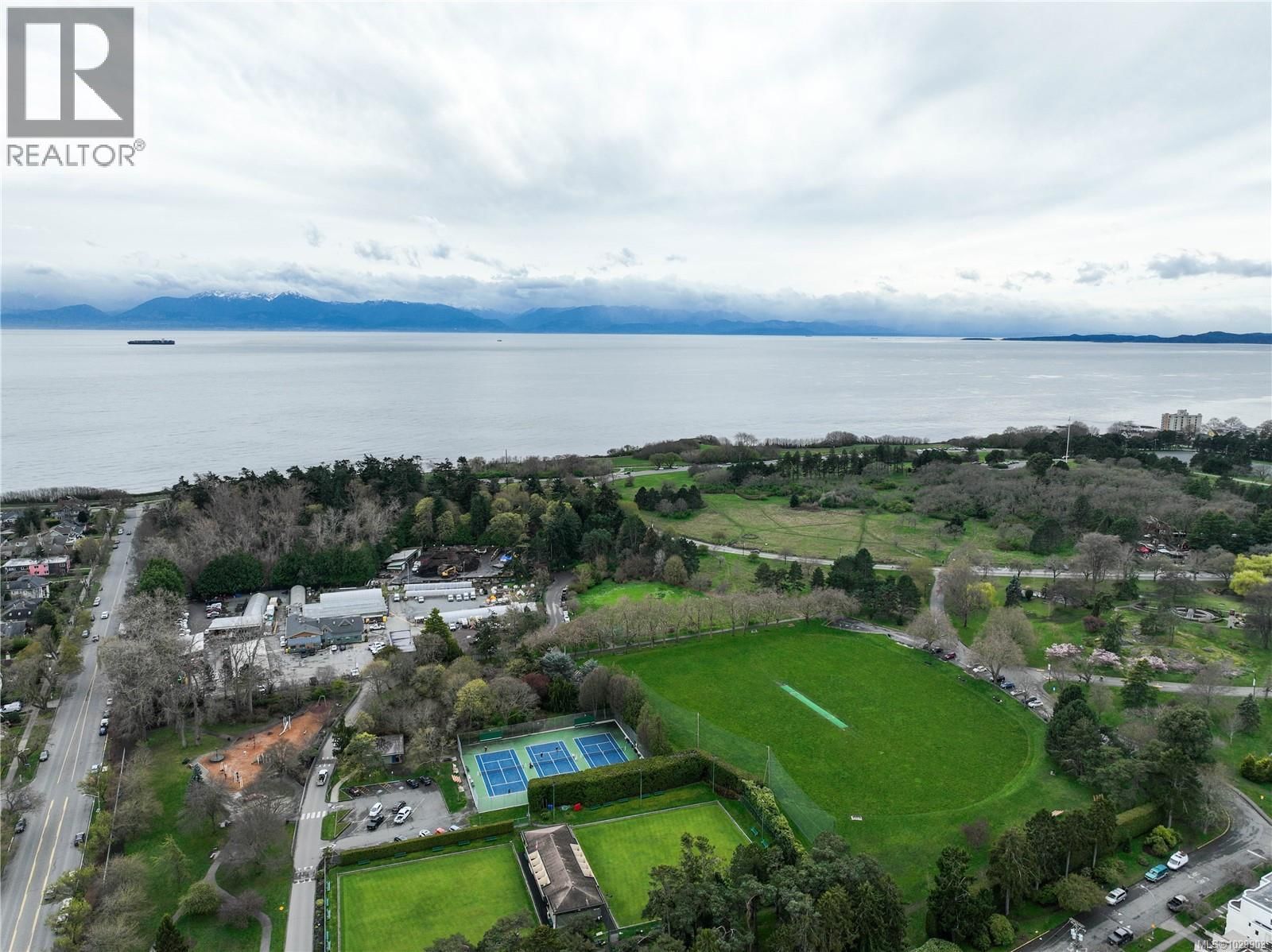 4 - 1035 OLIPHANT AVENUE Image 38