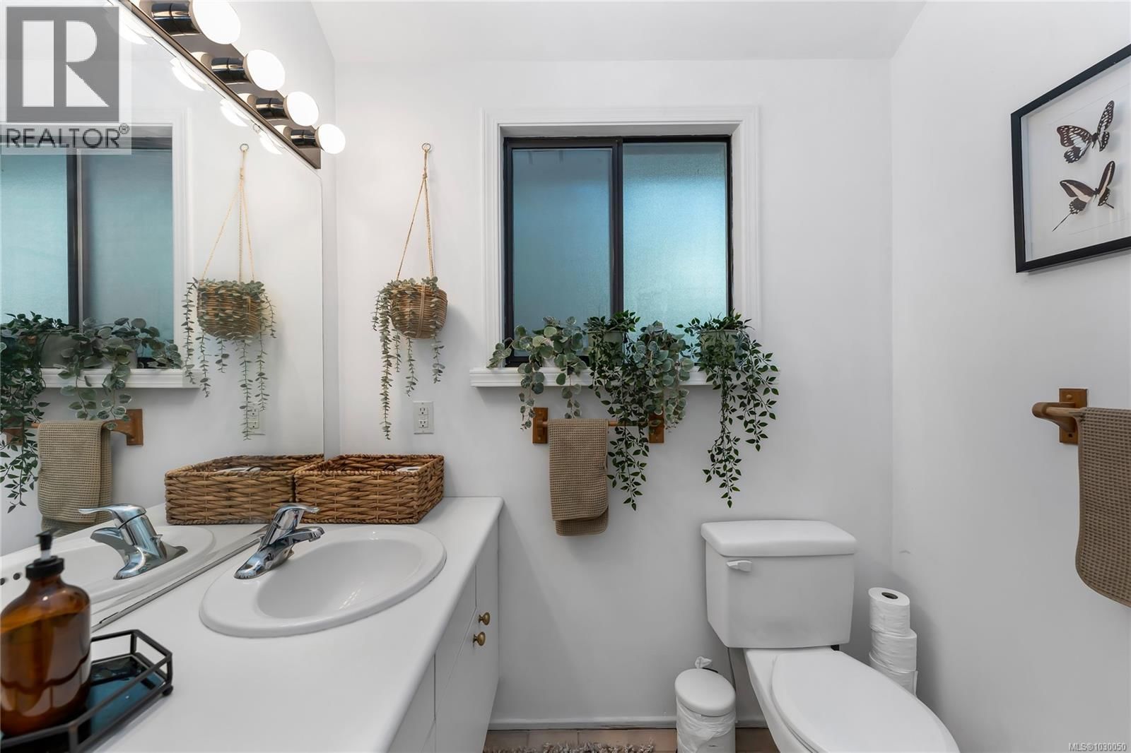 2083 NORTH END ROAD Image 76