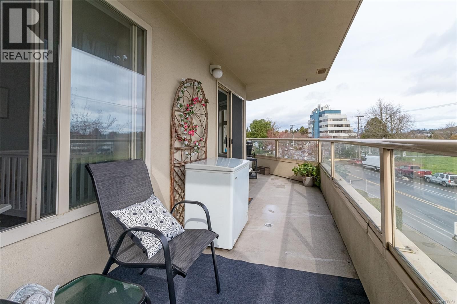 306 - 3700 CAREY ROAD Image 21