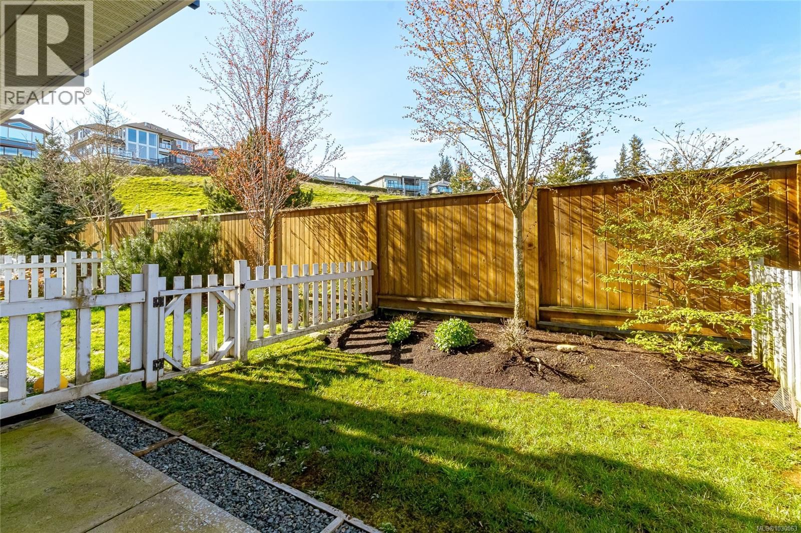 18 - 370 LATORIA BOULEVARD Image 23