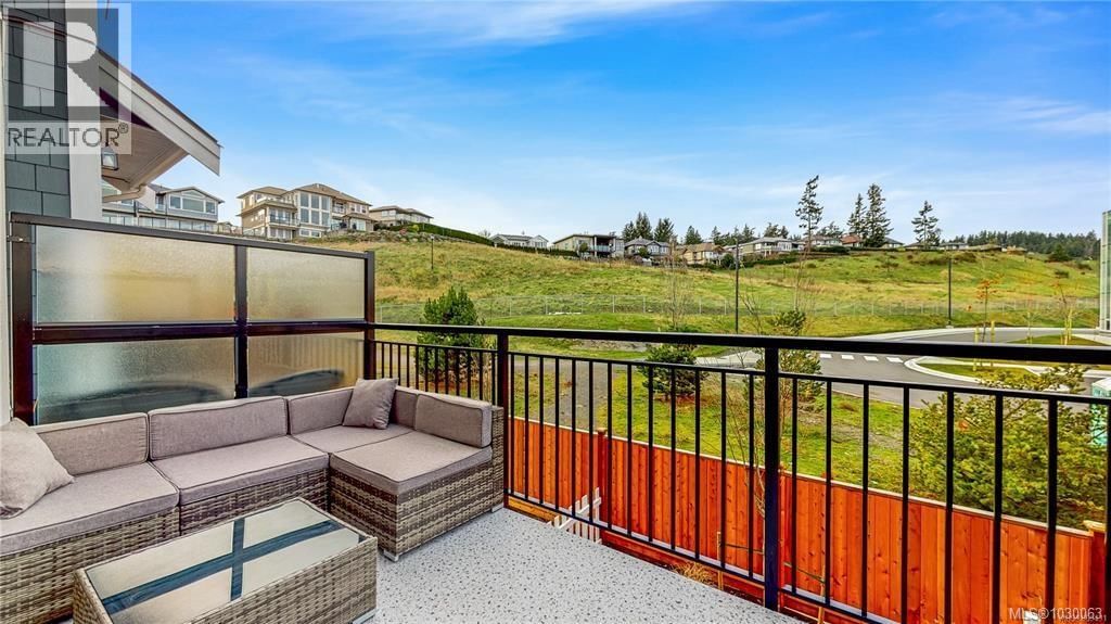 18 - 370 LATORIA BOULEVARD Image 24