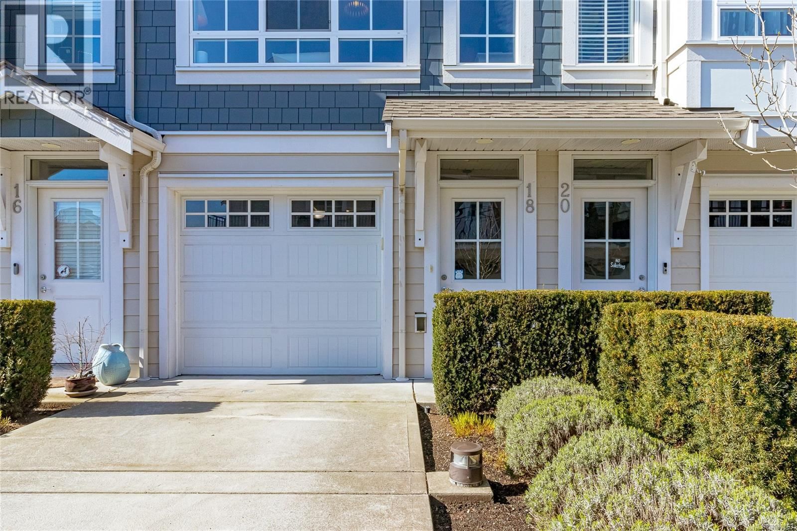 18 - 370 LATORIA BOULEVARD Image 3